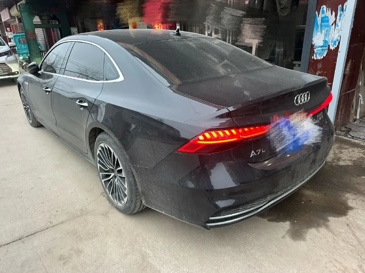 2024 Audi A7L 2.0T 245HP L4 7DCT,autocango,china used car exporter,china ev exporter,chinese used car exporter,chinese used ev exporter