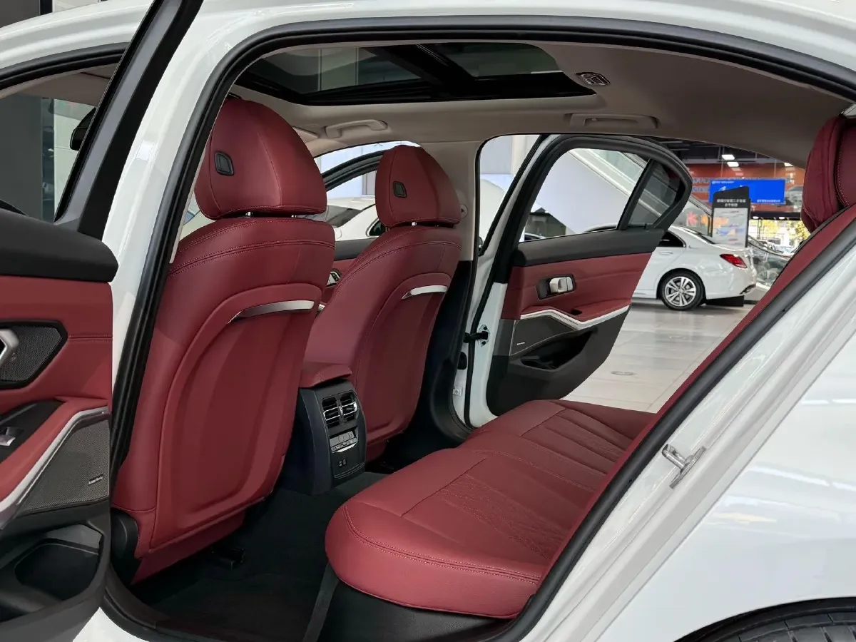 2023 BMW 3 Series 2.0T 184HP L4 8AT,autocango,china used car exporter,china ev exporter,chinese used car exporter,chinese used ev exporter