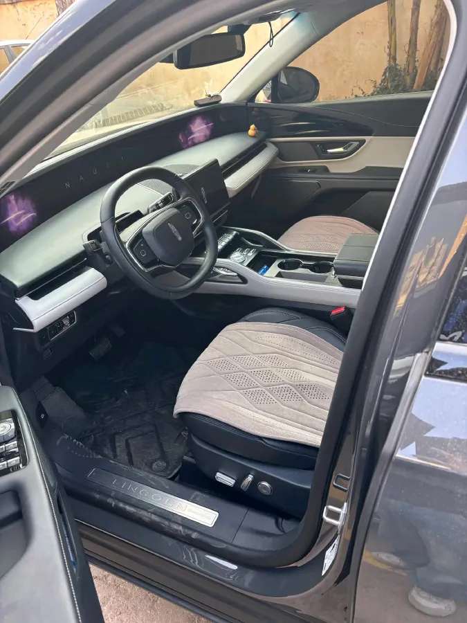 2023 Lincoln Nautilus 2.0T 261HP L4 8AT,autocango,china used car exporter,china ev exporter,chinese used car exporter,chinese used ev exporter