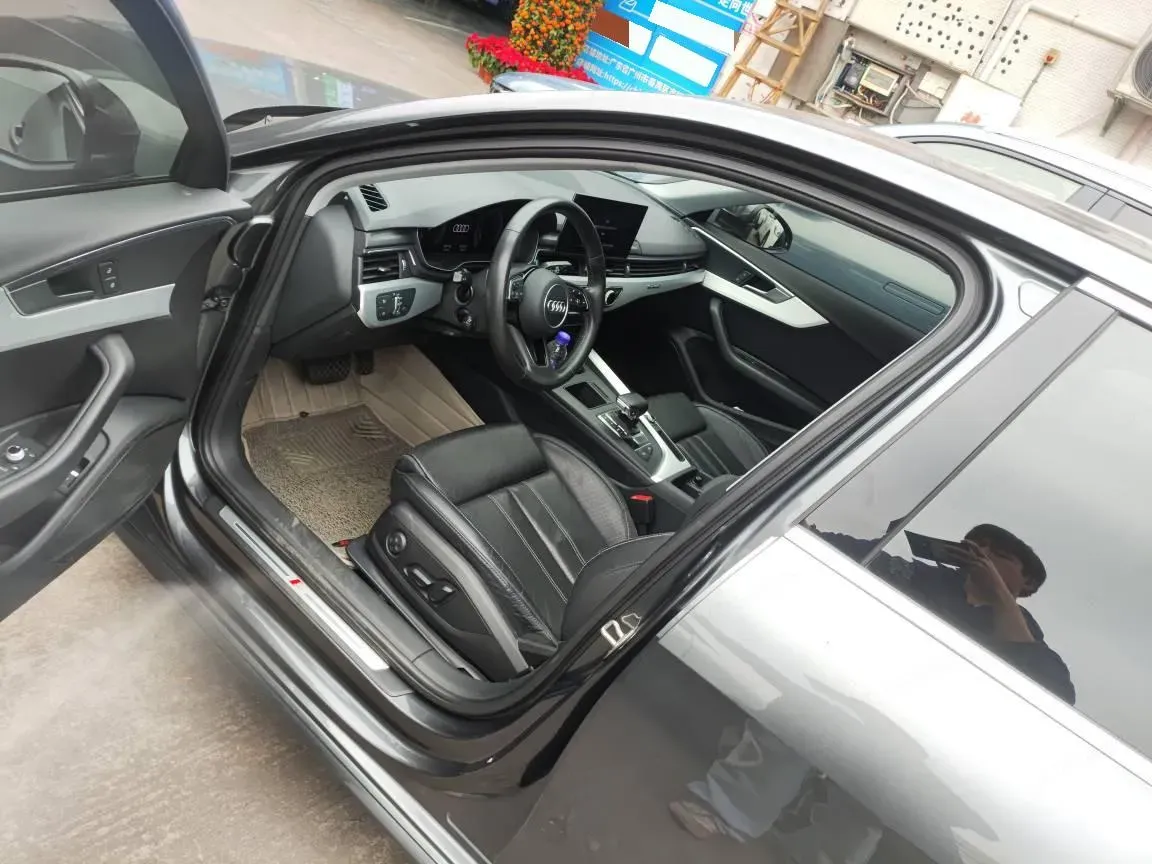 2020 Audi A4L 2.0T 190HP L4 7DCT,autocango,china used car exporter,china ev exporter,chinese used car exporter,chinese used ev exporter