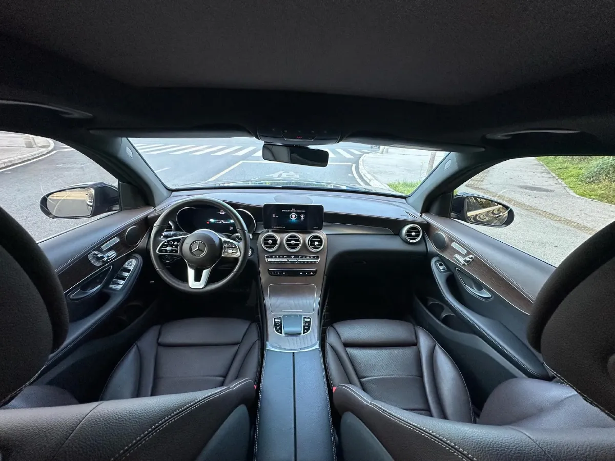 2022 Mercedes-Benz GLC Class 2.0T 258HP L4 9AT,autocango,china used car exporter,china ev exporter,chinese used car exporter,chinese used ev exporter