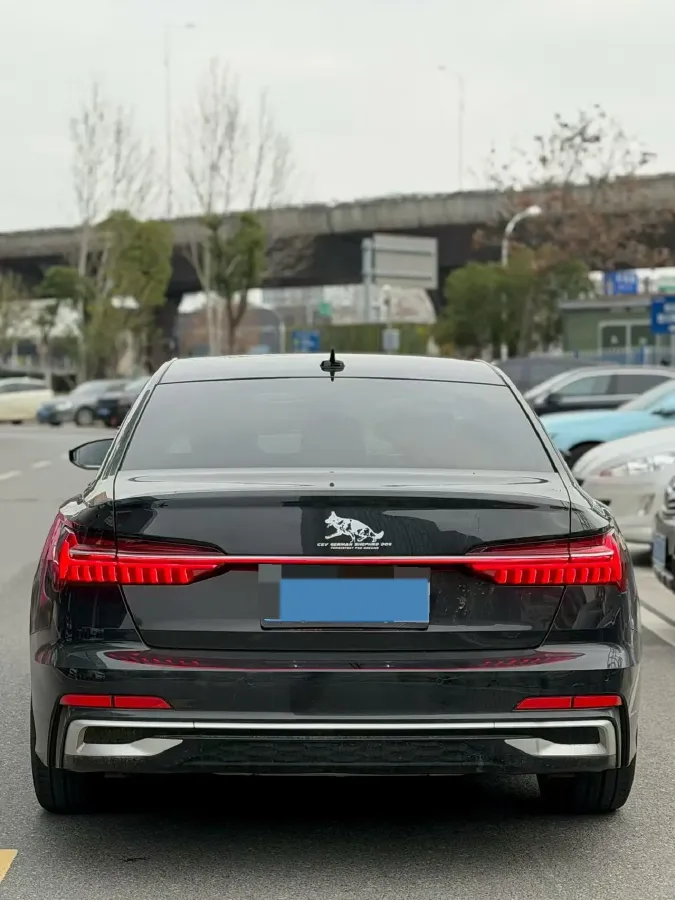 2023 Audi A6L 2.0T 245HP L4 7DCT,autocango,china used car exporter,china ev exporter,chinese used car exporter,chinese used ev exporter