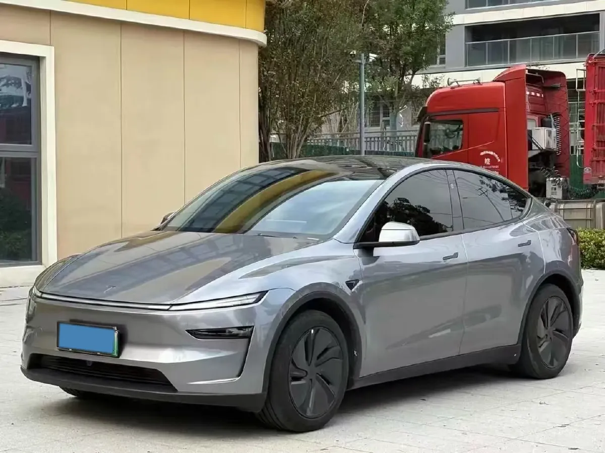 2025 Tesla Model Y BEV 62.5KWH,autocango,china used car exporter,china ev exporter,chinese used car exporter,chinese used ev exporter