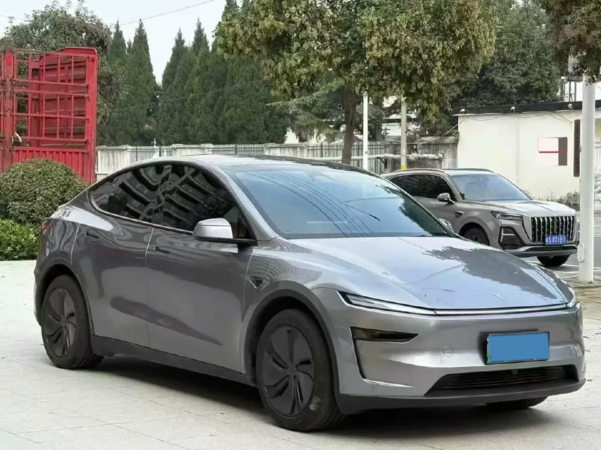 2025 Tesla Model Y BEV 62.5KWH,autocango,china used car exporter,china ev exporter,chinese used car exporter,chinese used ev exporter