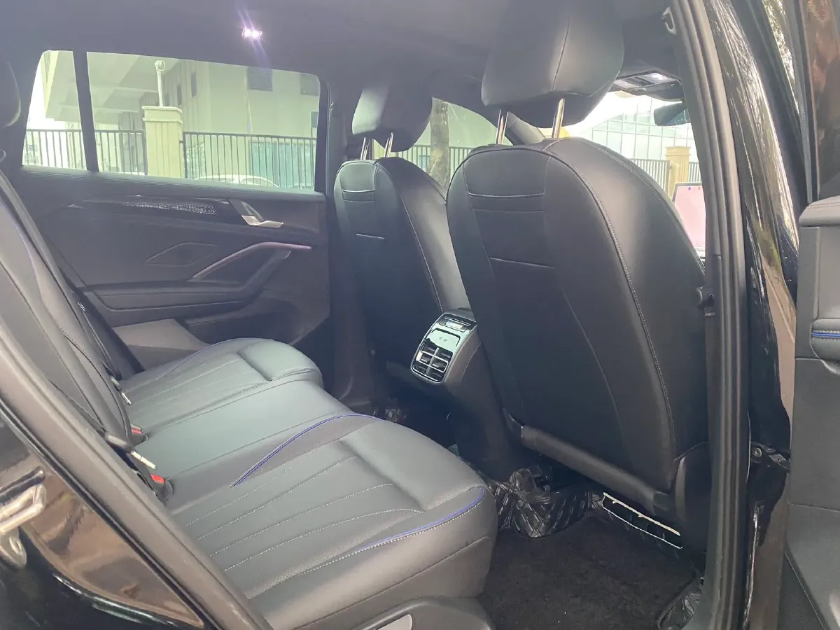 2024 Volkswagen Tiguan L 2.0T 186HP L4 7DCT,autocango,china used car exporter,china ev exporter,chinese used car exporter,chinese used ev exporter