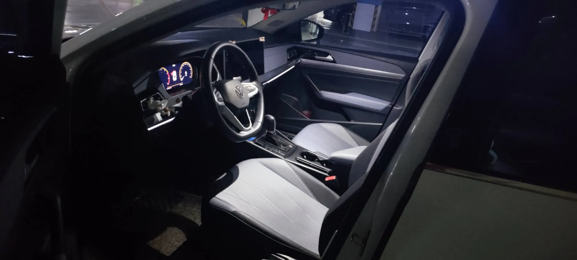 2023 Volkswagen Lavida 1.5L 110HP L4 6AT,autocango,china used car exporter,china ev exporter,chinese used car exporter,chinese used ev exporter