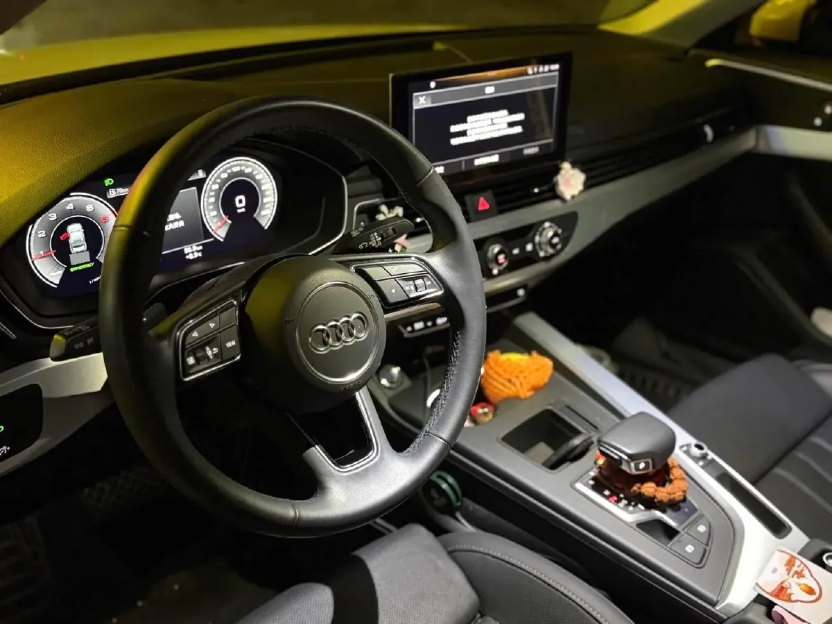 2023 Audi A4L 2.0T 190HP L4 7DCT,autocango,china used car exporter,china ev exporter,chinese used car exporter,chinese used ev exporter