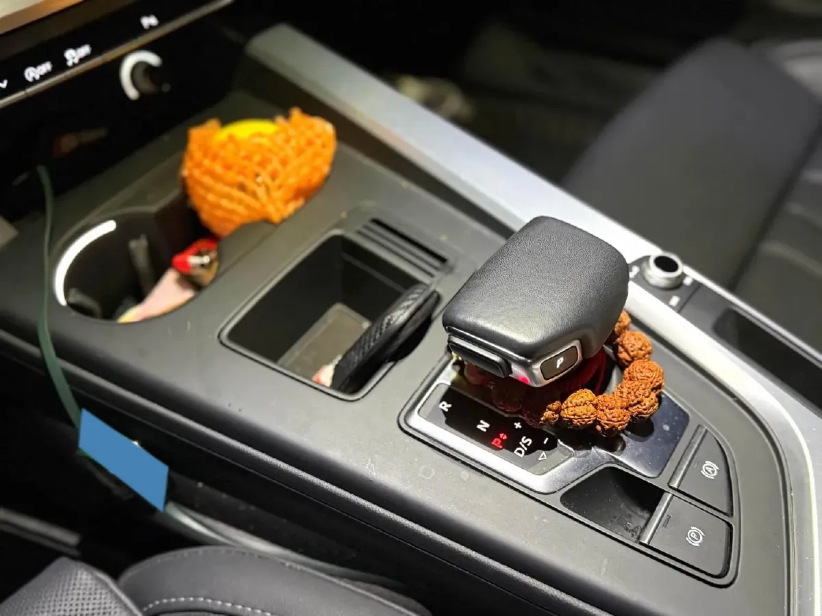 2023 Audi A4L 2.0T 190HP L4 7DCT,autocango,china used car exporter,china ev exporter,chinese used car exporter,chinese used ev exporter