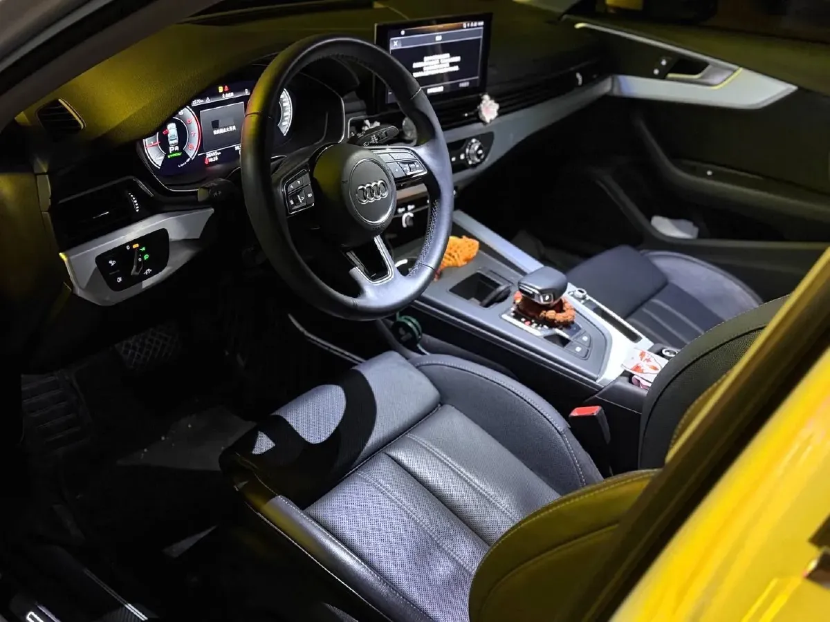 2023 Audi A4L 2.0T 190HP L4 7DCT,autocango,china used car exporter,china ev exporter,chinese used car exporter,chinese used ev exporter