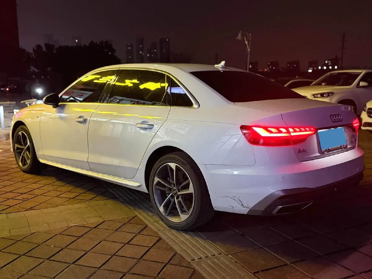 2023 Audi A4L 2.0T 190HP L4 7DCT,autocango,china used car exporter,china ev exporter,chinese used car exporter,chinese used ev exporter