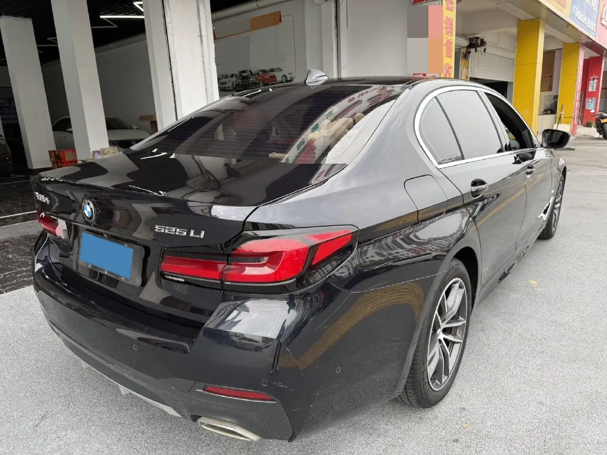 2022 BMW 5 Series 2.0T 184HP L4 8AT,autocango,china used car exporter,china ev exporter,chinese used car exporter,chinese used ev exporter