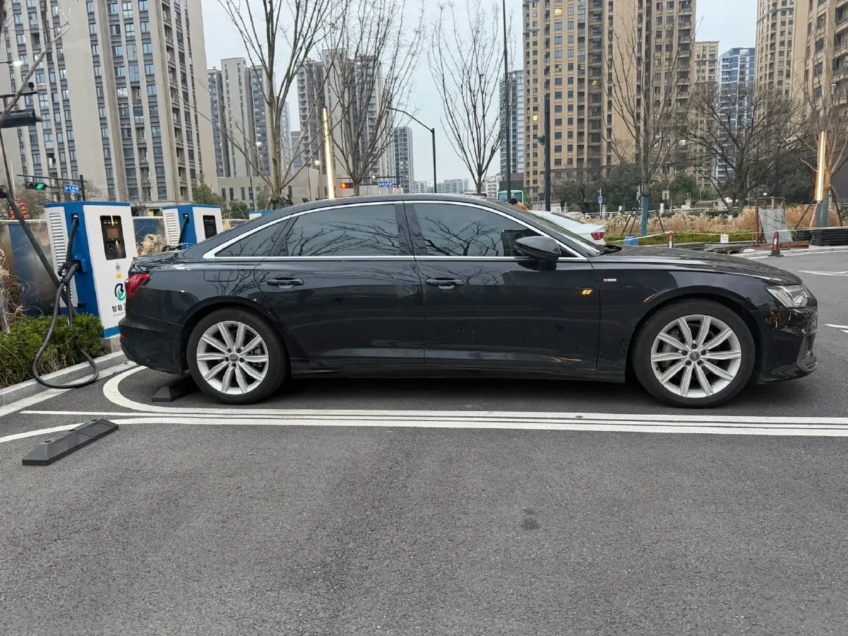 2020 Audi A6L 2.0T 224HP L4 7DCT,autocango,china used car exporter,china ev exporter,chinese used car exporter,chinese used ev exporter