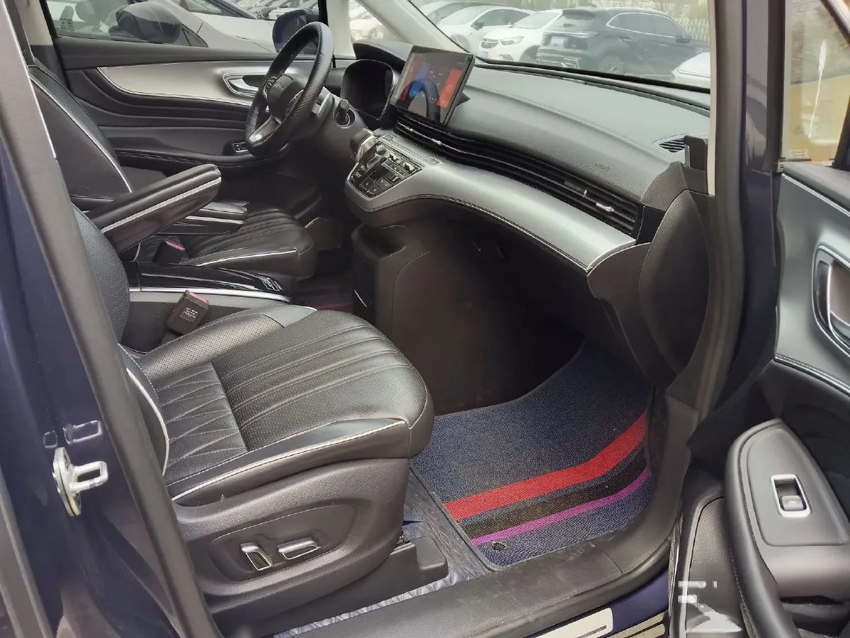 2022 Roewe iMAX8 2.0T 234HP L4 8AT,autocango,china used car exporter,china ev exporter,chinese used car exporter,chinese used ev exporter