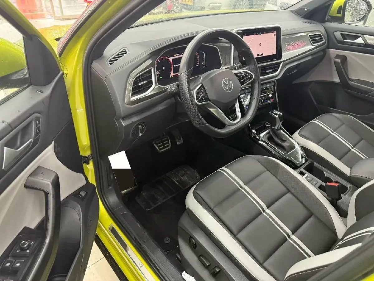 2023 Volkswagen T-Roc 1.5T 160HP L4 7DCT,autocango,china used car exporter,china ev exporter,chinese used car exporter,chinese used ev exporter