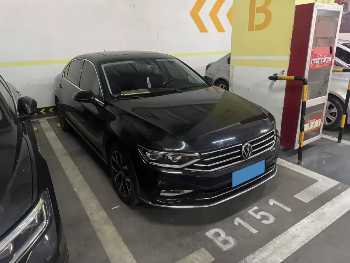 2020 Volkswagen Magotan 2.0T 186HP L4 7DCT,autocango,china used car exporter,china ev exporter,chinese used car exporter,chinese used ev exporter
