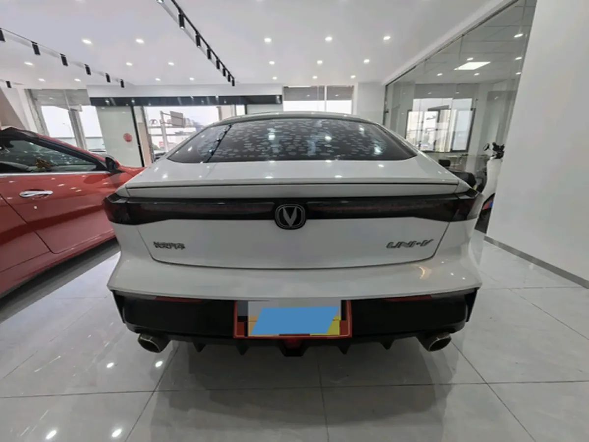 2022 ChangAn UNI-V 1.5T 188HP L4 7DCT,autocango,china used car exporter,china ev exporter,chinese used car exporter,chinese used ev exporter