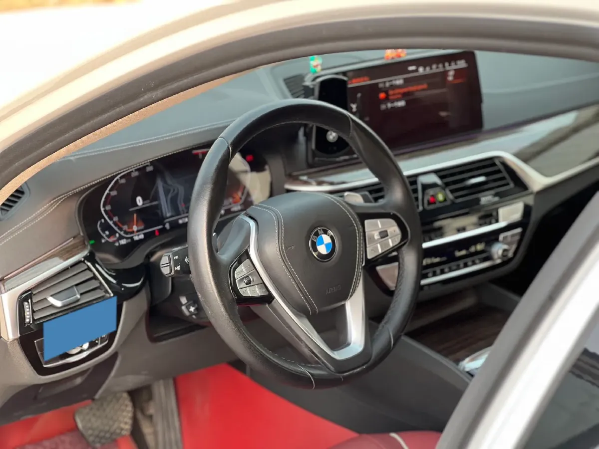 2022 BMW 5 Series 2.0T 252HP L4 8AT,autocango,china used car exporter,china ev exporter,chinese used car exporter,chinese used ev exporter