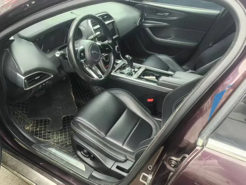 2019 HongQi H7 2.0T 204HP L4 6AT,autocango,china used car exporter,china ev exporter,chinese used car exporter,chinese used ev exporter