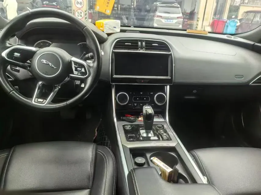 2019 HongQi H7 2.0T 204HP L4 6AT,autocango,china used car exporter,china ev exporter,chinese used car exporter,chinese used ev exporter