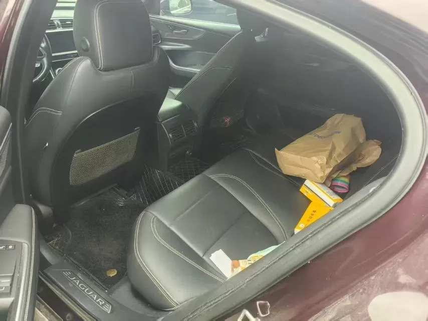 2019 HongQi H7 2.0T 204HP L4 6AT,autocango,china used car exporter,china ev exporter,chinese used car exporter,chinese used ev exporter