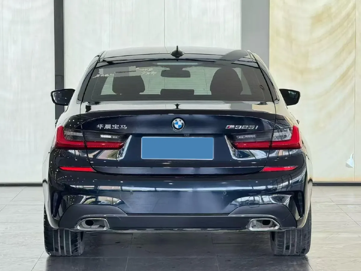 2022 BMW 3 Series 2.0T 184HP L4 8AT,autocango,china used car exporter,china ev exporter,chinese used car exporter,chinese used ev exporter