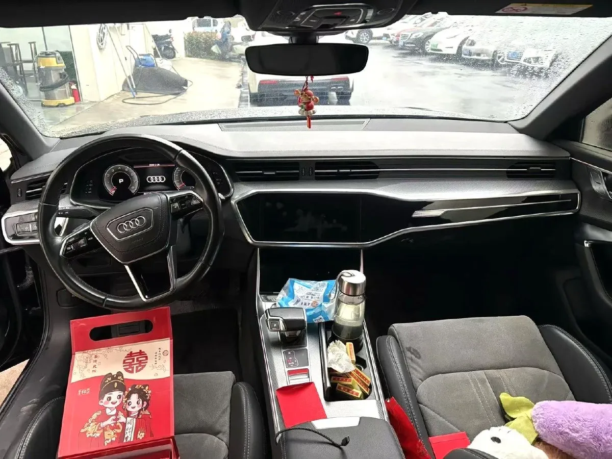 2023 Audi A6L 2.0T 190HP L4 7DCT,autocango,china used car exporter,china ev exporter,chinese used car exporter,chinese used ev exporter