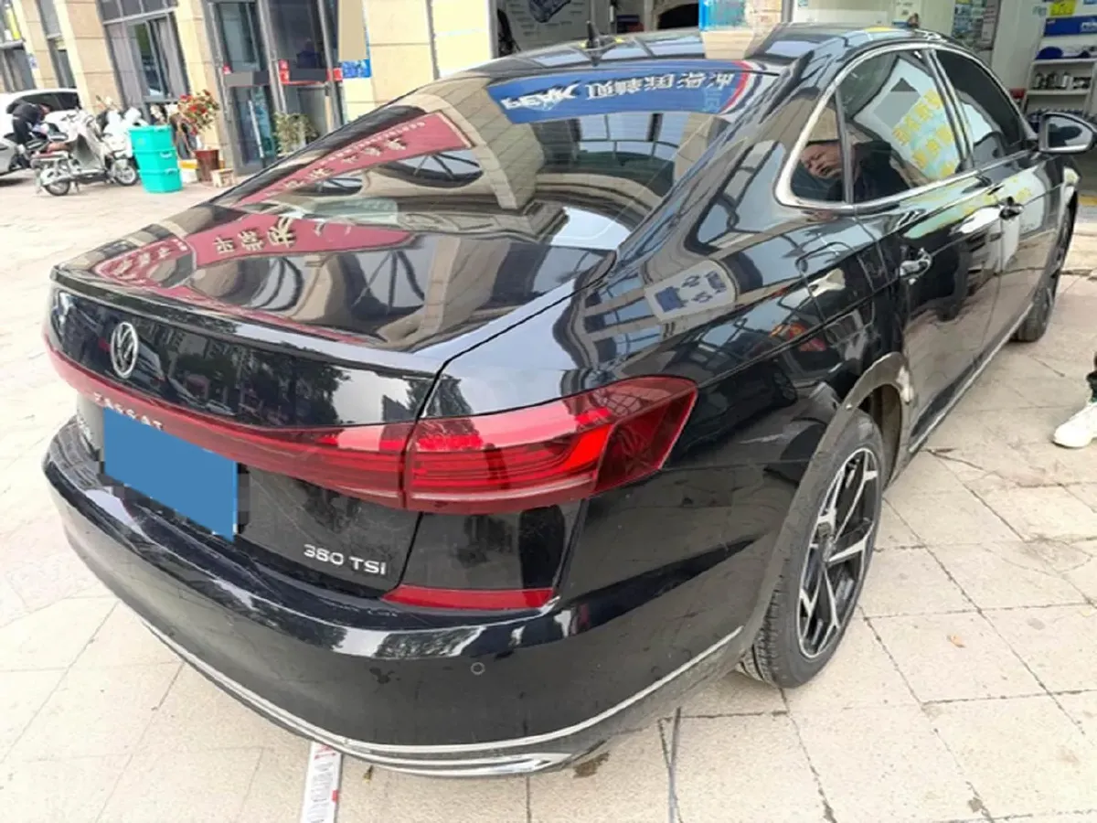 2024 Volkswagen Passat 2.0T 220HP L4 7DCT,autocango,china used car exporter,china ev exporter,chinese used car exporter,chinese used ev exporter