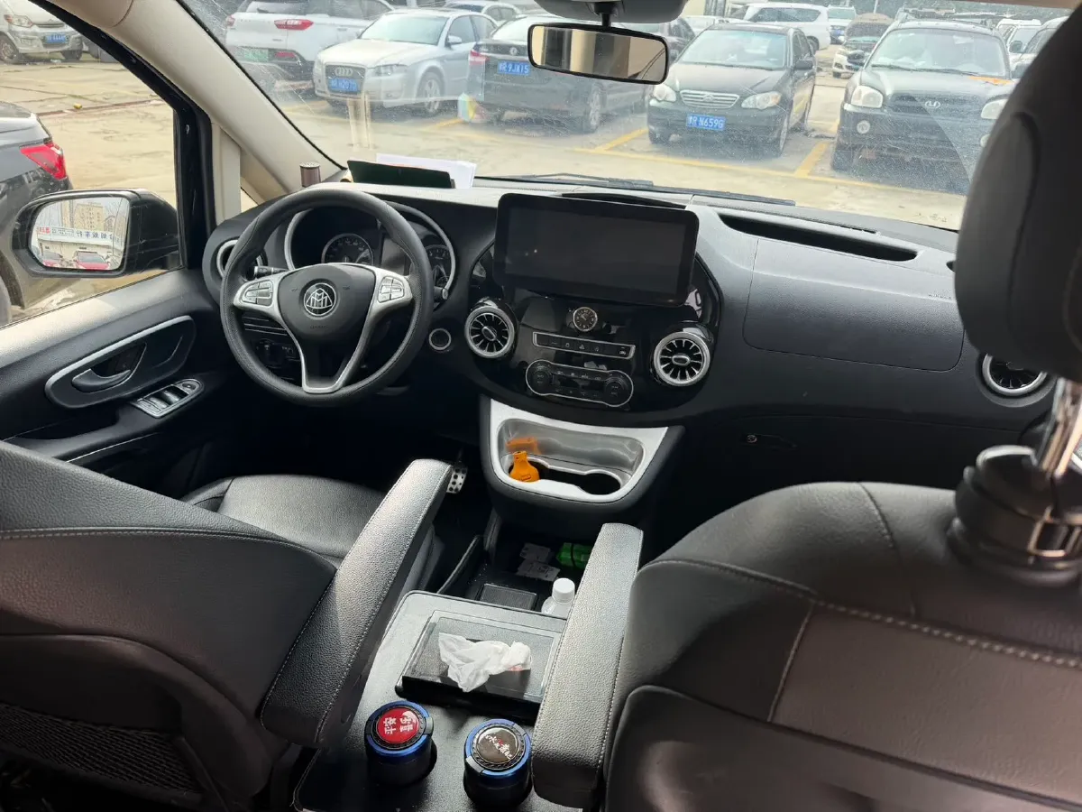 2021 Mercedes-Benz Vito 2.0T 211HP L4 9AT,autocango,china used car exporter,china ev exporter,chinese used car exporter,chinese used ev exporter