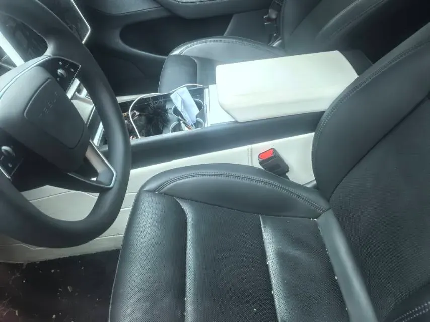 2025 Tesla Model Y BEV 62.5KWH,autocango,china used car exporter,china ev exporter,chinese used car exporter,chinese used ev exporter