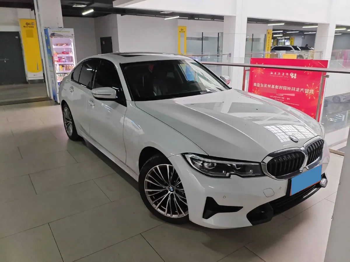 2022 BMW 3 Series 2.0T 156HP L4 8AT,autocango,china used car exporter,china ev exporter,chinese used car exporter,chinese used ev exporter