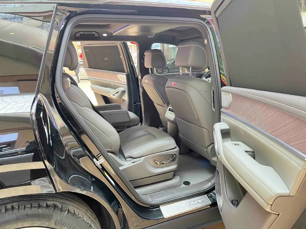2025 Denza DenzaN9 2.0T 207HP L4 E-CVT PHEV,autocango,china used car exporter,china ev exporter,chinese used car exporter,chinese used ev exporter