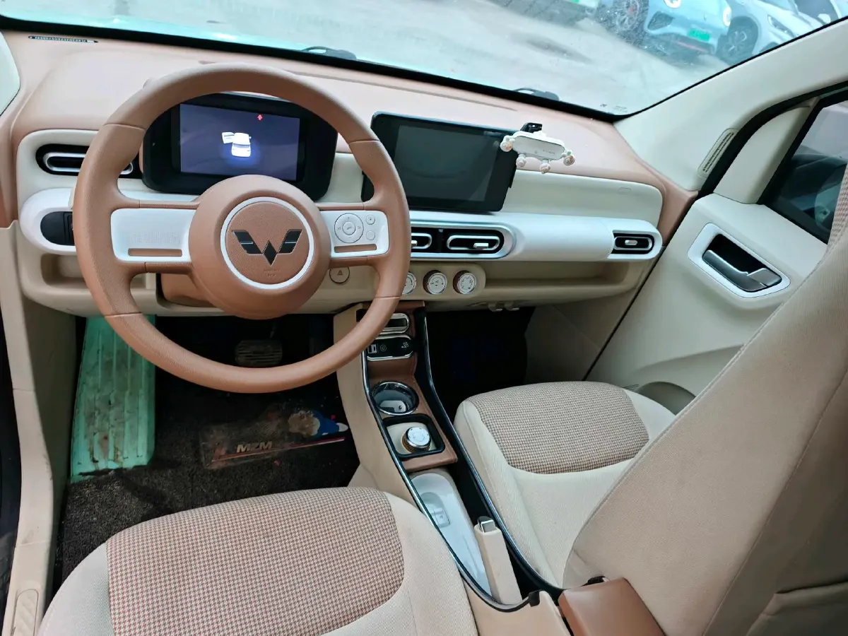 2024 WuLing HongGuang MINI EV BEV 17.3KWH,autocango,china used car exporter,china ev exporter,chinese used car exporter,chinese used ev exporter