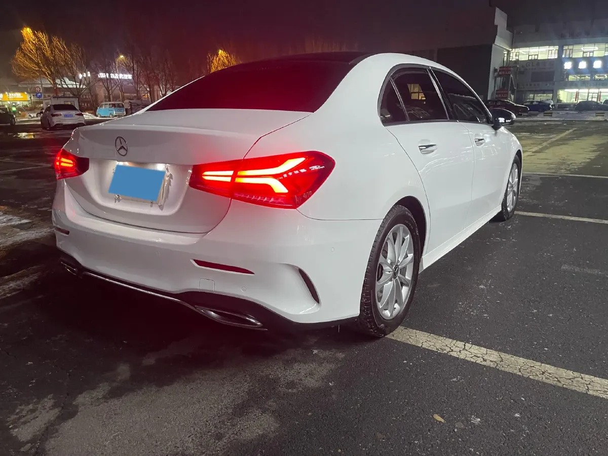 2021 Mercedes-Benz A Class 1.3T 163HP L4 7DCT,autocango,china used car exporter,china ev exporter,chinese used car exporter,chinese used ev exporter