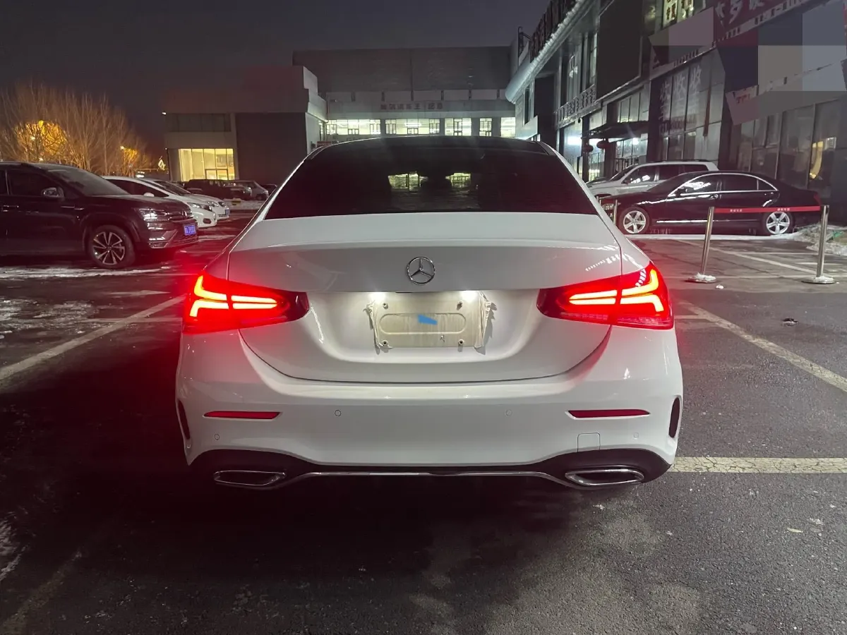 2021 Mercedes-Benz A Class 1.3T 163HP L4 7DCT,autocango,china used car exporter,china ev exporter,chinese used car exporter,chinese used ev exporter