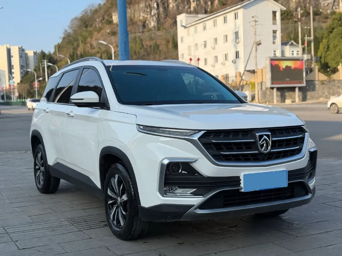 2018 BaoJun 530 1.5T 150HP L4 6DCT,autocango,china used car exporter,china ev exporter,chinese used car exporter,chinese used ev exporter