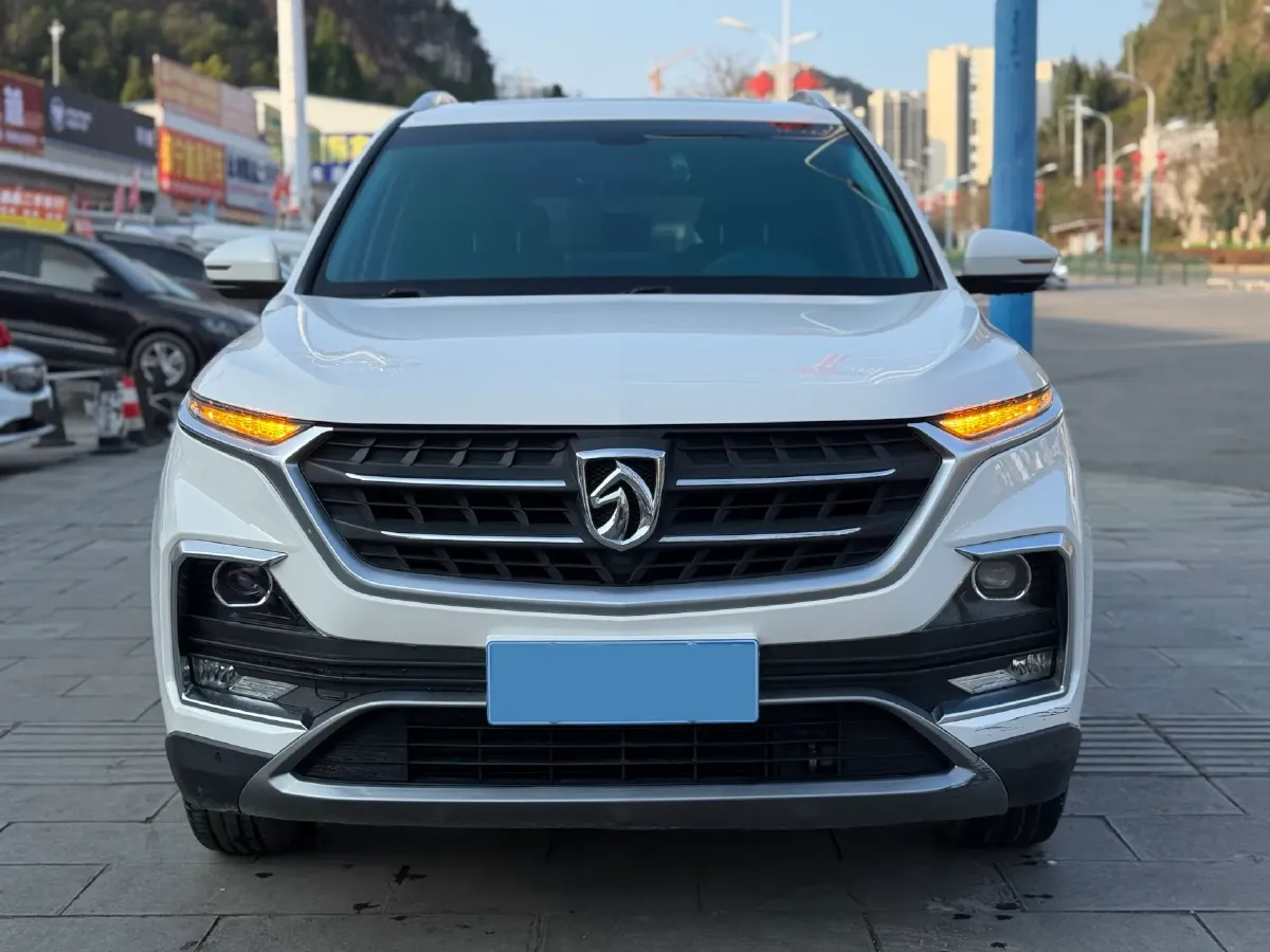 2018 BaoJun 530 1.5T 150HP L4 6DCT,autocango,china used car exporter,china ev exporter,chinese used car exporter,chinese used ev exporter