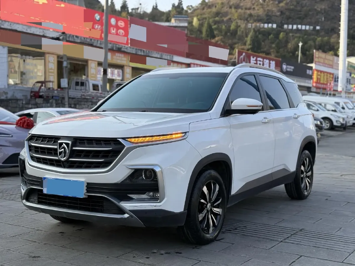 2018 BaoJun 530 1.5T 150HP L4 6DCT,autocango,china used car exporter,china ev exporter,chinese used car exporter,chinese used ev exporter