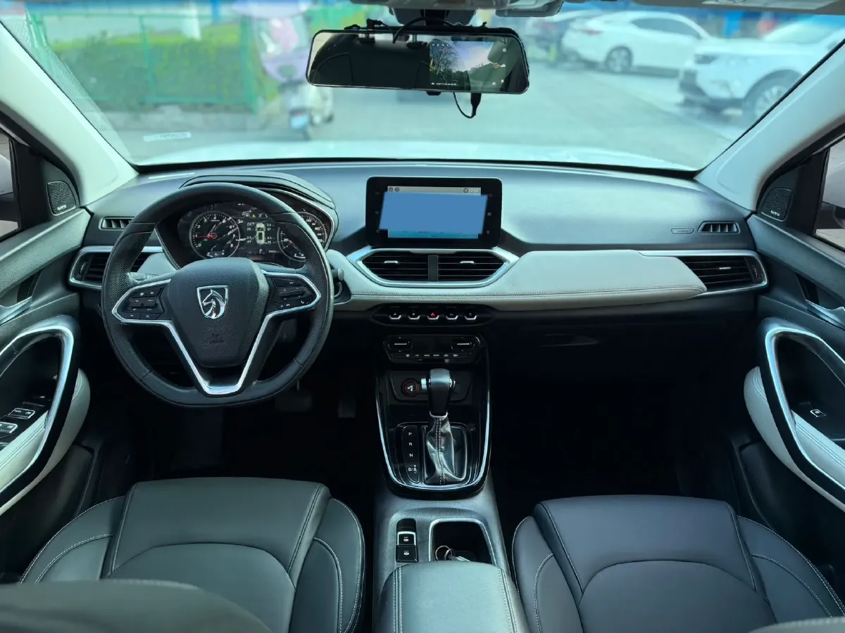 2018 BaoJun 530 1.5T 150HP L4 6DCT,autocango,china used car exporter,china ev exporter,chinese used car exporter,chinese used ev exporter