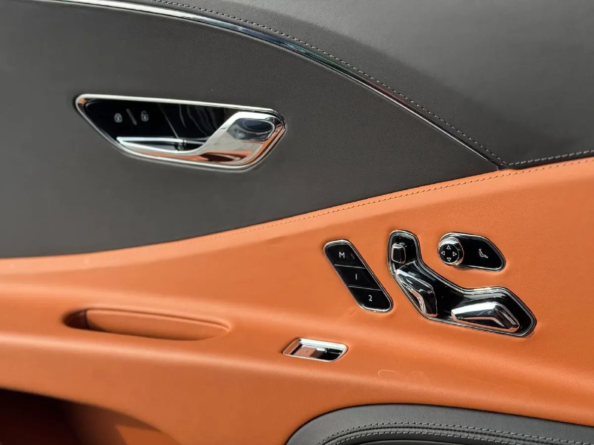 2022 Bentley Flying Spur 4.0T 550HP V8 8DCT,autocango,china used car exporter,china ev exporter,chinese used car exporter,chinese used ev exporter