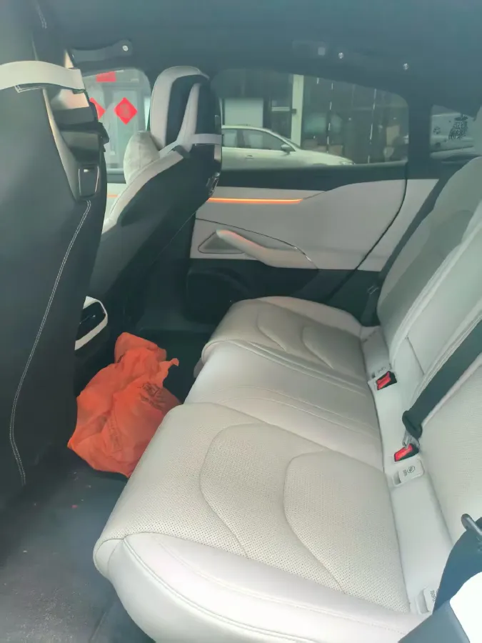 2024 MI SU7 BEV 101KWH,autocango,china used car exporter,china ev exporter,chinese used car exporter,chinese used ev exporter