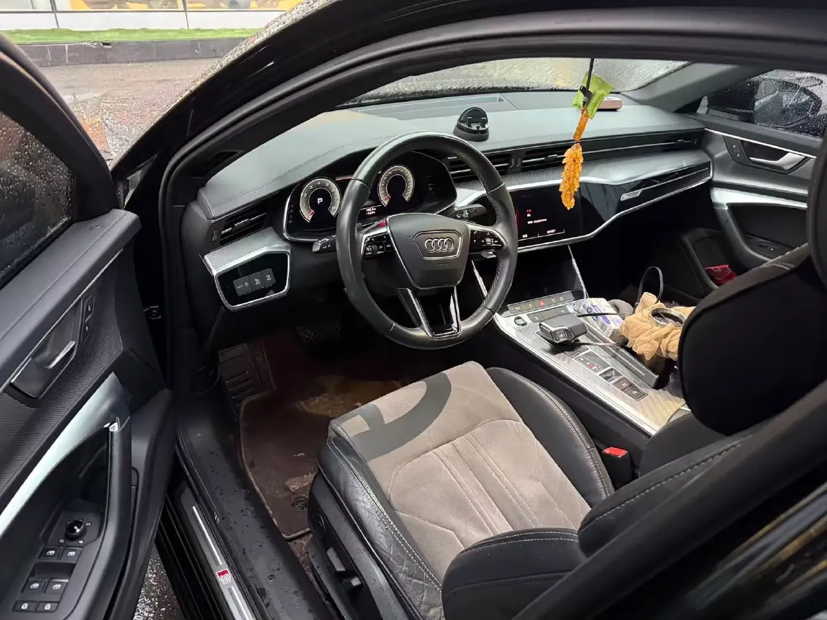 2021 Audi A6L 2.0T 224HP L4 7DCT,autocango,china used car exporter,china ev exporter,chinese used car exporter,chinese used ev exporter