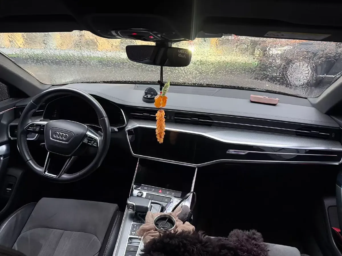 2021 Audi A6L 2.0T 224HP L4 7DCT,autocango,china used car exporter,china ev exporter,chinese used car exporter,chinese used ev exporter