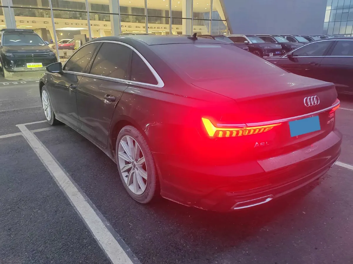 2021 Audi A6L 2.0T 224HP L4 7DCT,autocango,china used car exporter,china ev exporter,chinese used car exporter,chinese used ev exporter