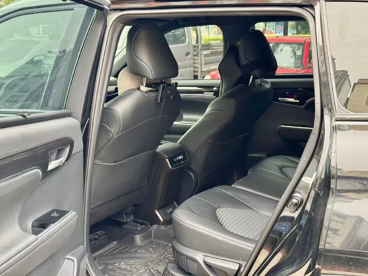 2022 Toyota Crown Kluger 2.5L 192HP L4 E-CVT Hybrid,autocango,china used car exporter,china ev exporter,chinese used car exporter,chinese used ev exporter