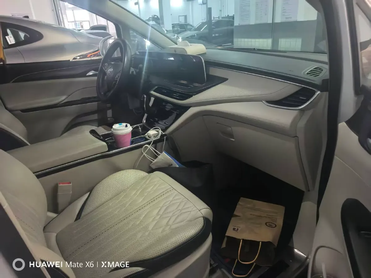 2023 Buick GL8 2.0T 237HP L4 9AT,autocango,china used car exporter,china ev exporter,chinese used car exporter,chinese used ev exporter