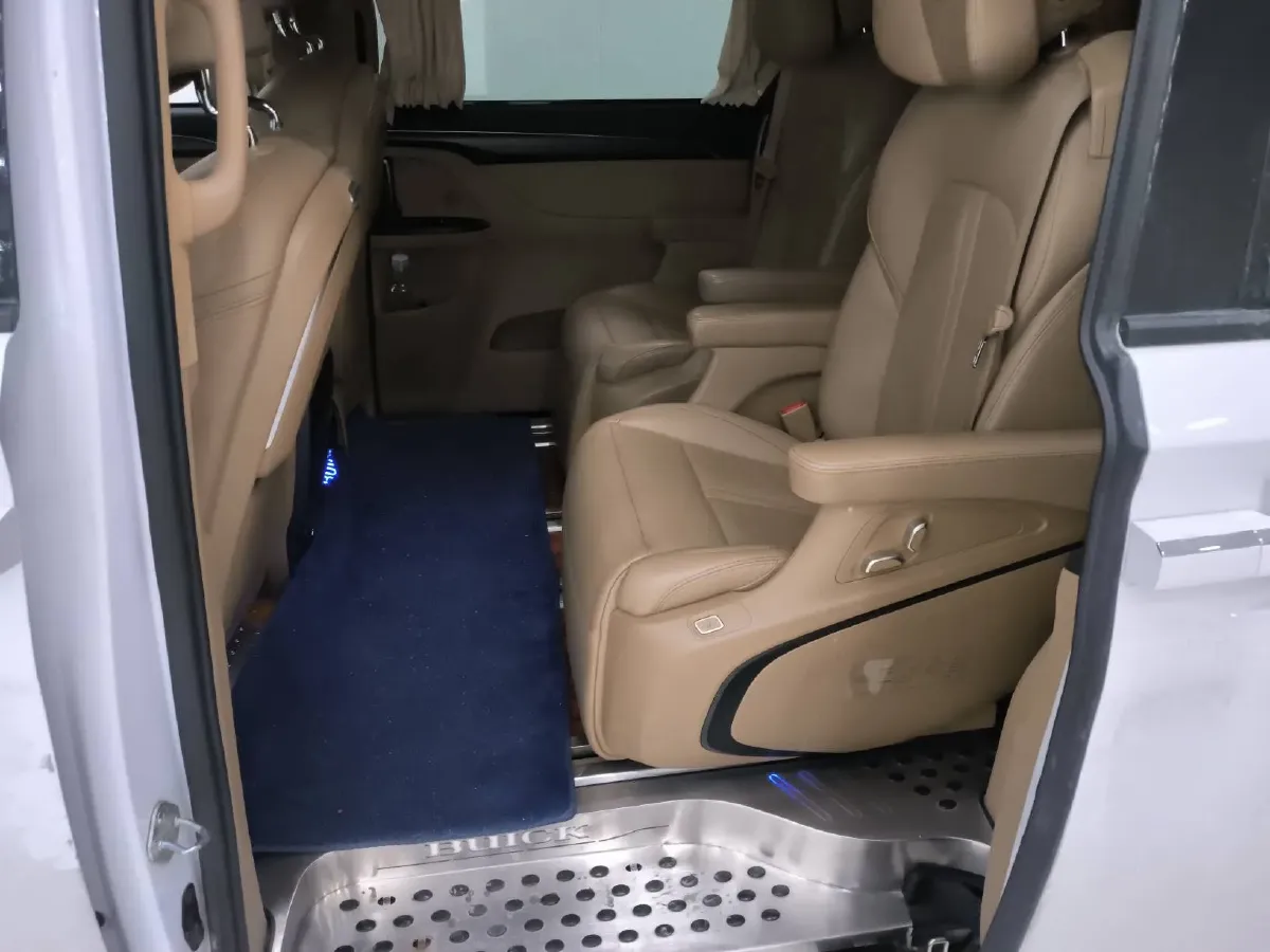 2020 Buick GL8 2.0T 237HP L4 9AT,autocango,china used car exporter,china ev exporter,chinese used car exporter,chinese used ev exporter