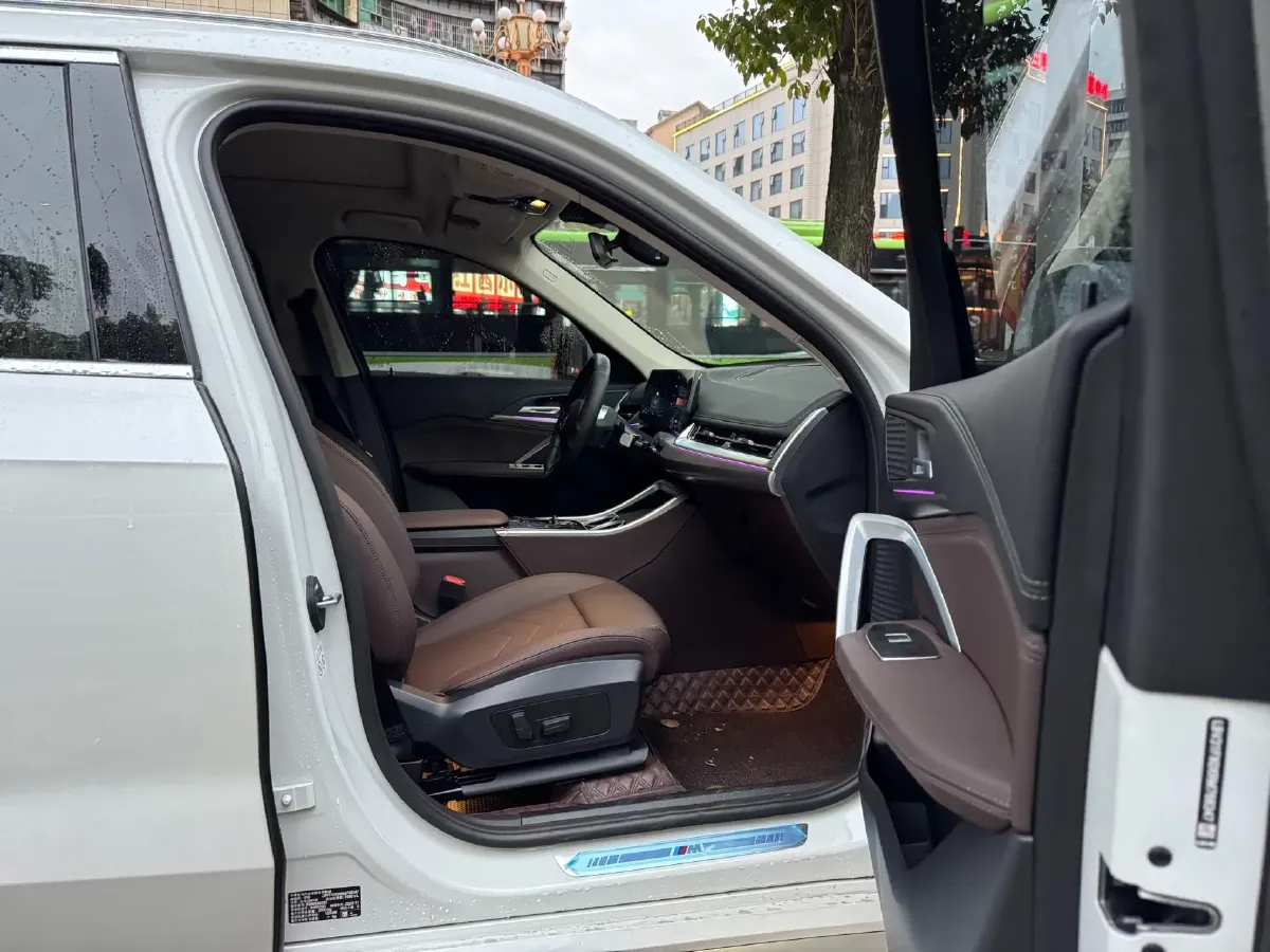 2024 BMW X1 2.0T 204HP L4 7DCT,autocango,china used car exporter,china ev exporter,chinese used car exporter,chinese used ev exporter