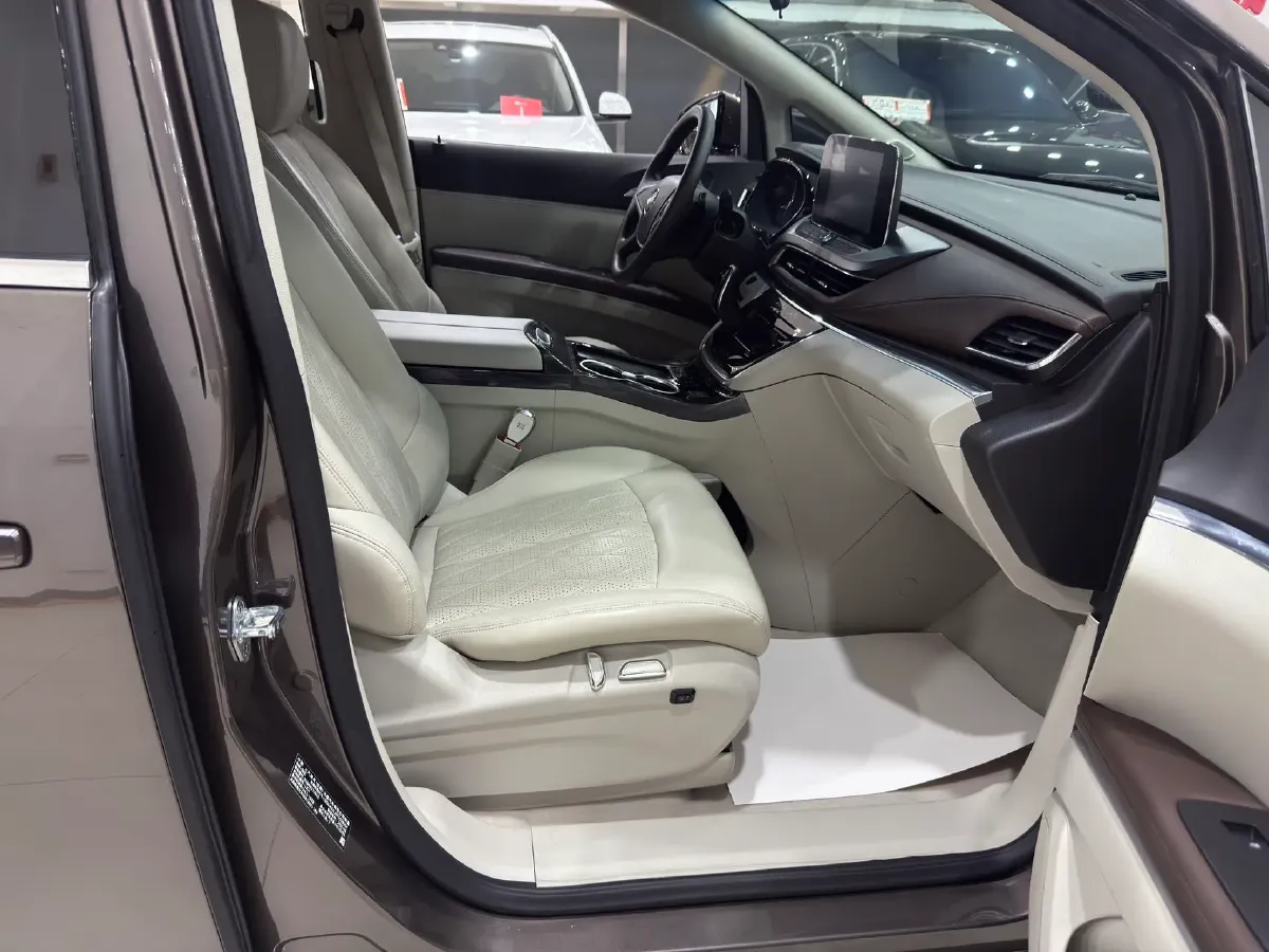 2023 Buick GL8 2.0T 237HP L4 9AT,autocango,china used car exporter,china ev exporter,chinese used car exporter,chinese used ev exporter