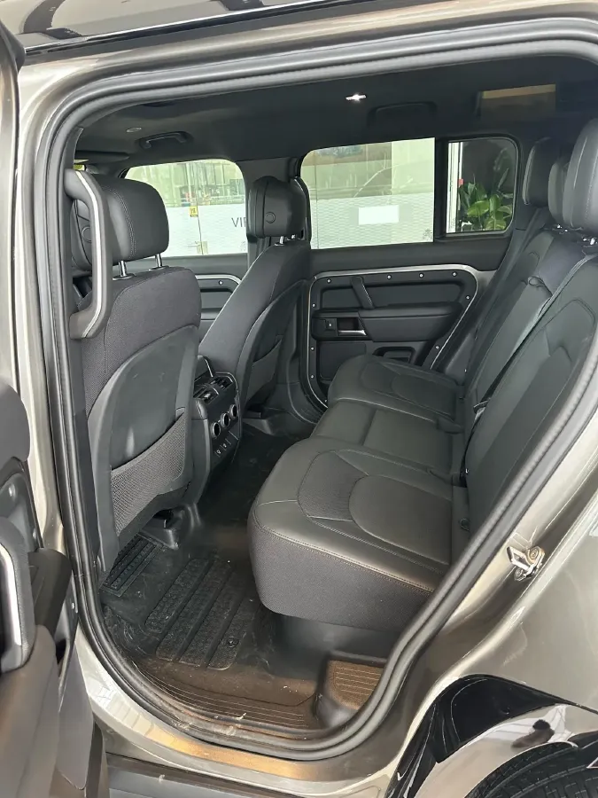 2024 Land Rover Defender 3.0T 400HP L6 8AT,autocango,china used car exporter,china ev exporter,chinese used car exporter,chinese used ev exporter