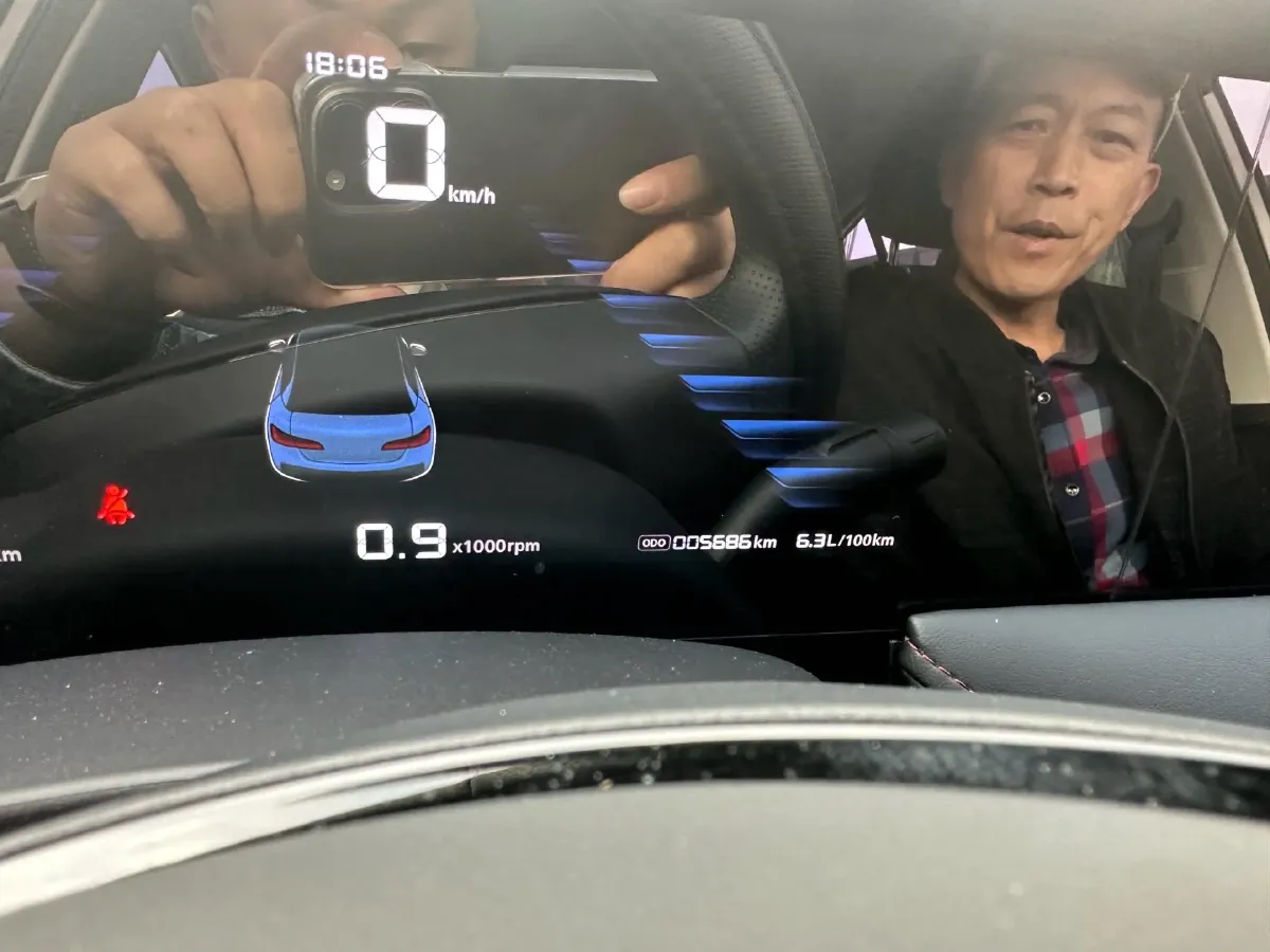 2023 Roewe i5 1.5L 129HP L4 5MT,autocango,china used car exporter,china ev exporter,chinese used car exporter,chinese used ev exporter